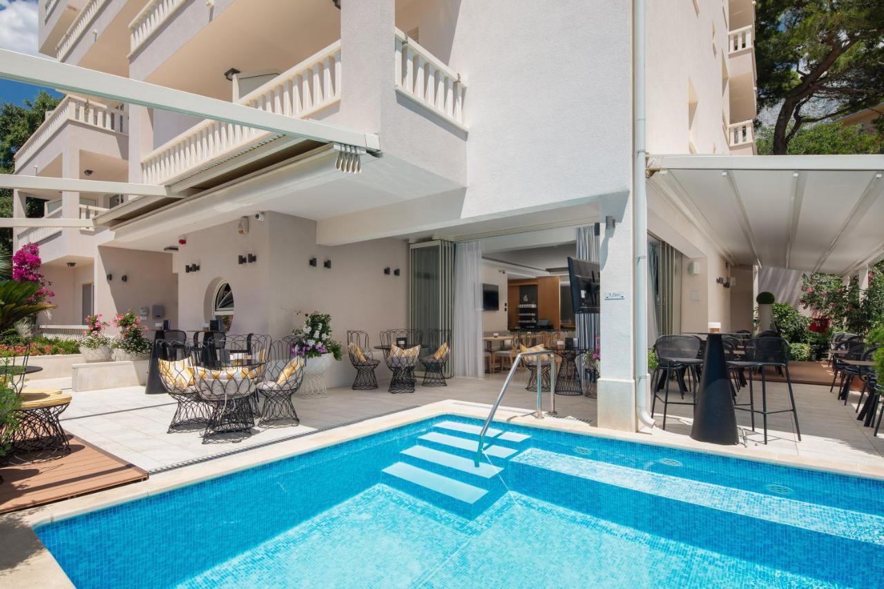 Aparthotel Flora Tučepi Zewnętrze zdjęcie